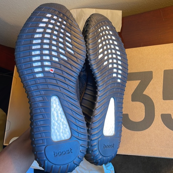 Yezzy Boost 350 V2 MX Rock size 10.5 - Picture 3 of 6